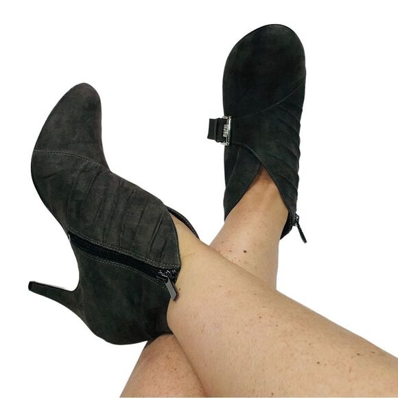 Kathy Van Zeeland Gray Heeled Ankle Booties - Size 7.5 - Picture 1 of 13
